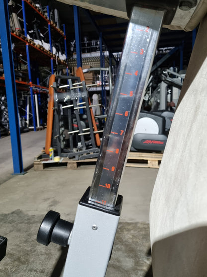 Technogym Butterfly, Pectoral Fly, Silverline, Rahmenfarbe Silber, Polsterfarbe Beige, gebraucht - geprüfter Zustand