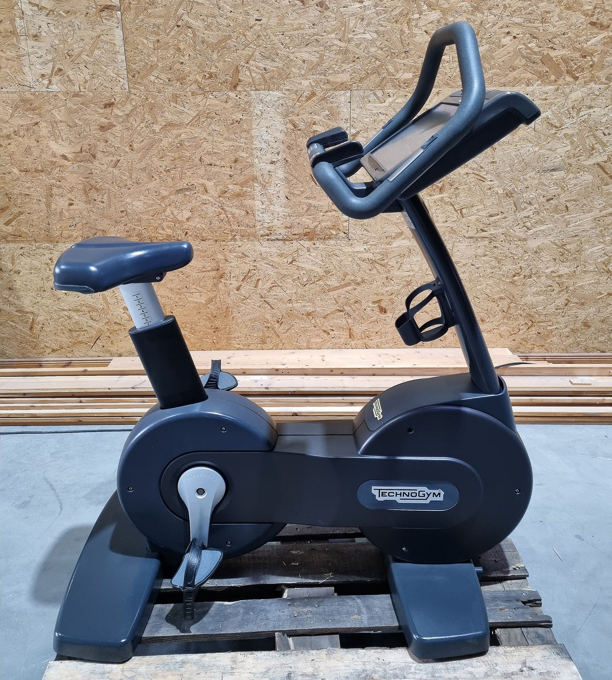 TechnoGym Ergometer Excite Line New Bike 700, VisioWeb Touch Display, gebraucht - überholter Zustand