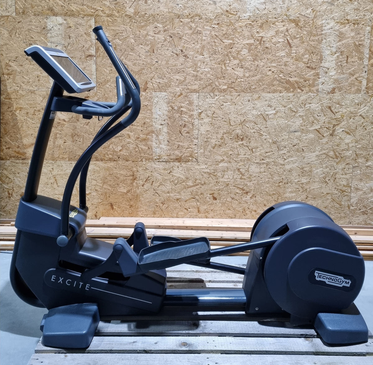 TechnoGym Crosstrainer Excite Line Syncro 700, VisioWeb Touch Display, gebraucht - überholter Zustand