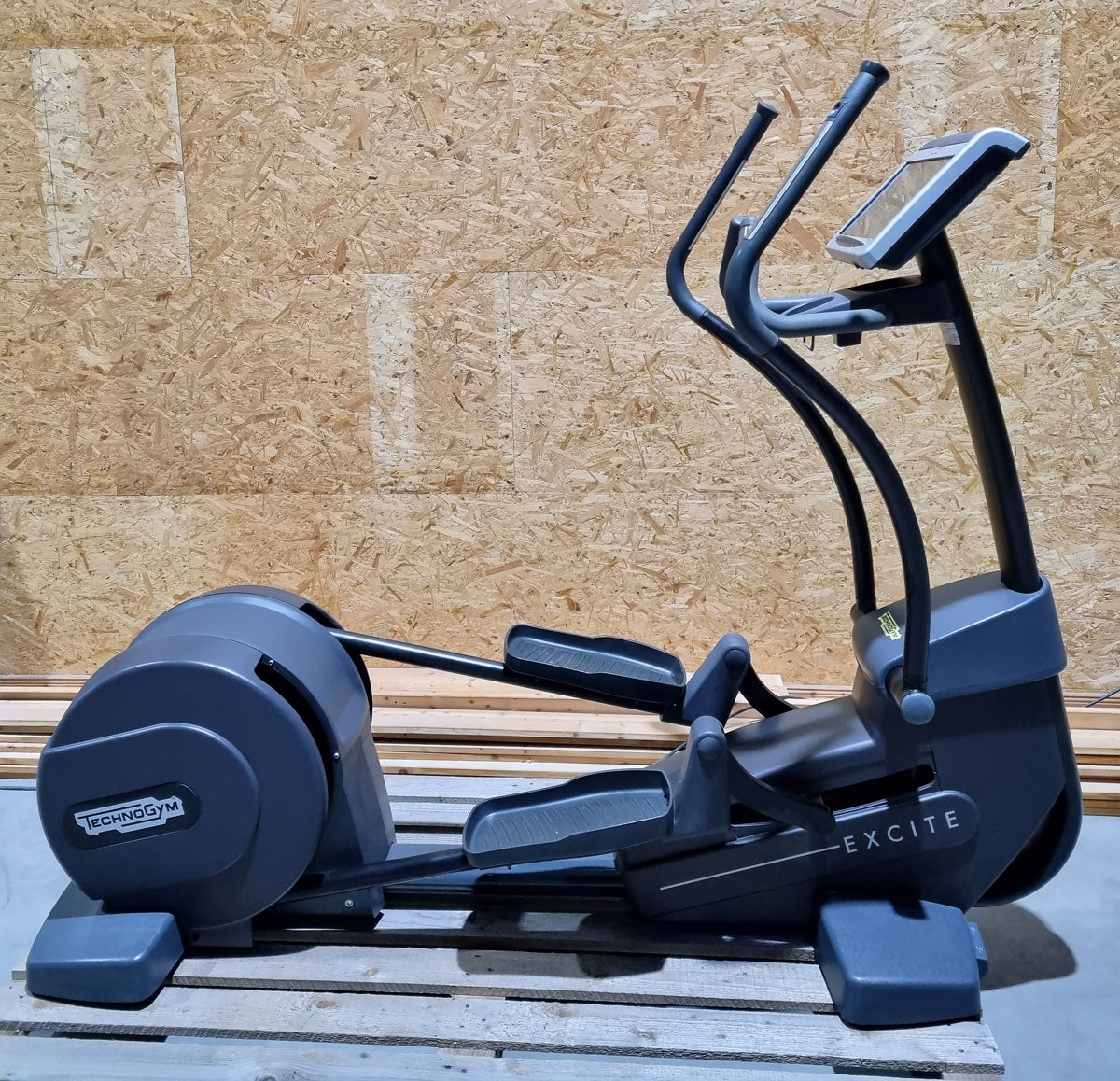 TechnoGym Crosstrainer Excite Line Syncro 700, VisioWeb Touch Display, gebraucht - überholter Zustand