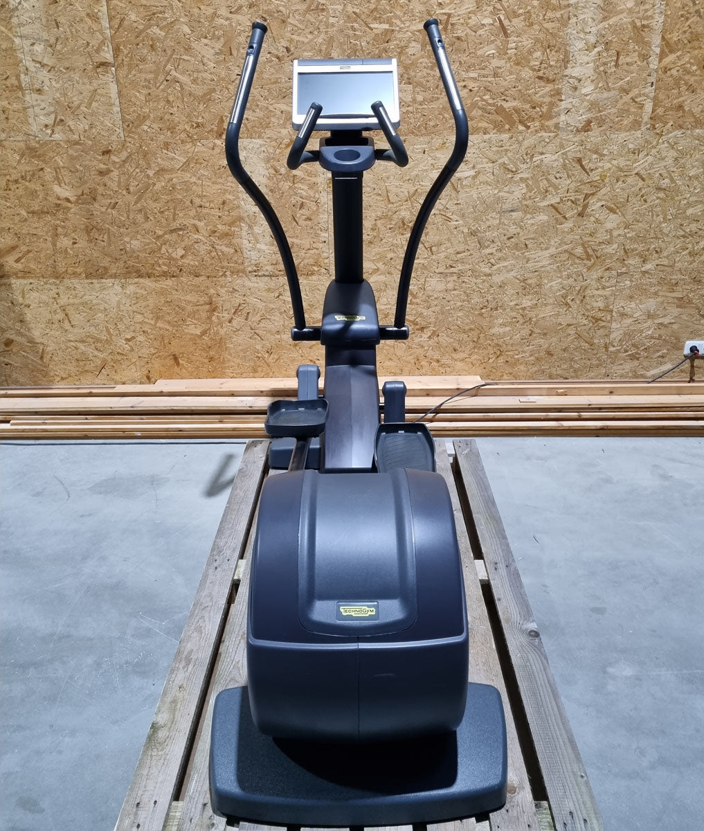 TechnoGym Crosstrainer Excite Line Syncro 700, VisioWeb Touch Display, gebraucht - überholter Zustand