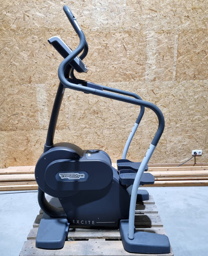 TechnoGym Stepper Excite Line Step 700, VisioWeb Touch Display, gebraucht - überholter Zustand