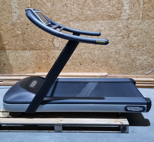 TechnoGym Laufband Excite Line Jog Now 700, Visioweb Touch Display, gebraucht - überholter Zustand
