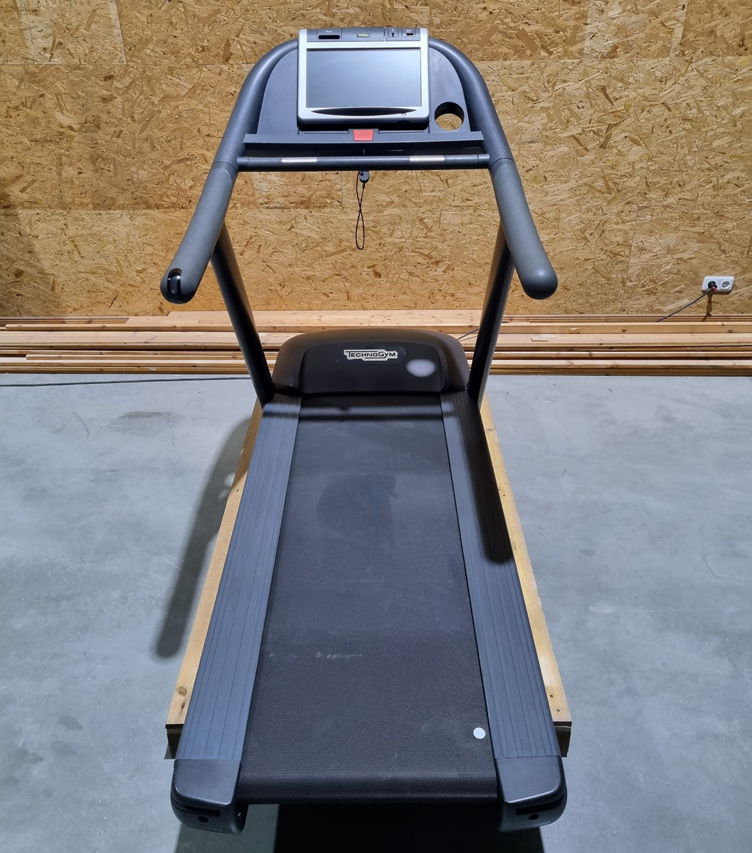 TechnoGym Laufband Excite Line Jog Now 700, Visioweb Touch Display, gebraucht - überholter Zustand