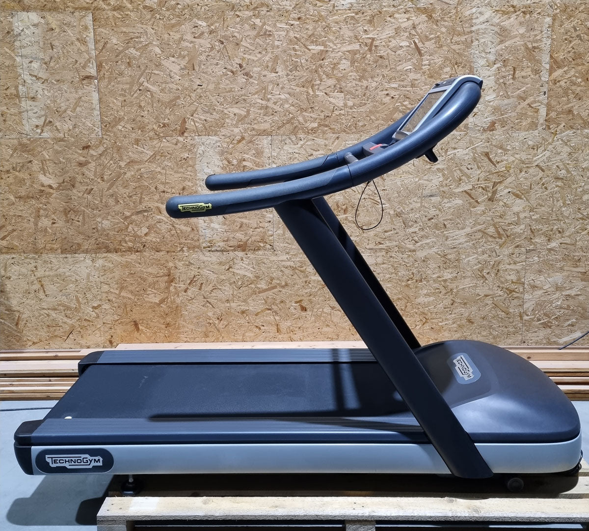 TechnoGym Laufband Excite Line Jog Now 700, Visioweb Touch Display, gebraucht - überholter Zustand
