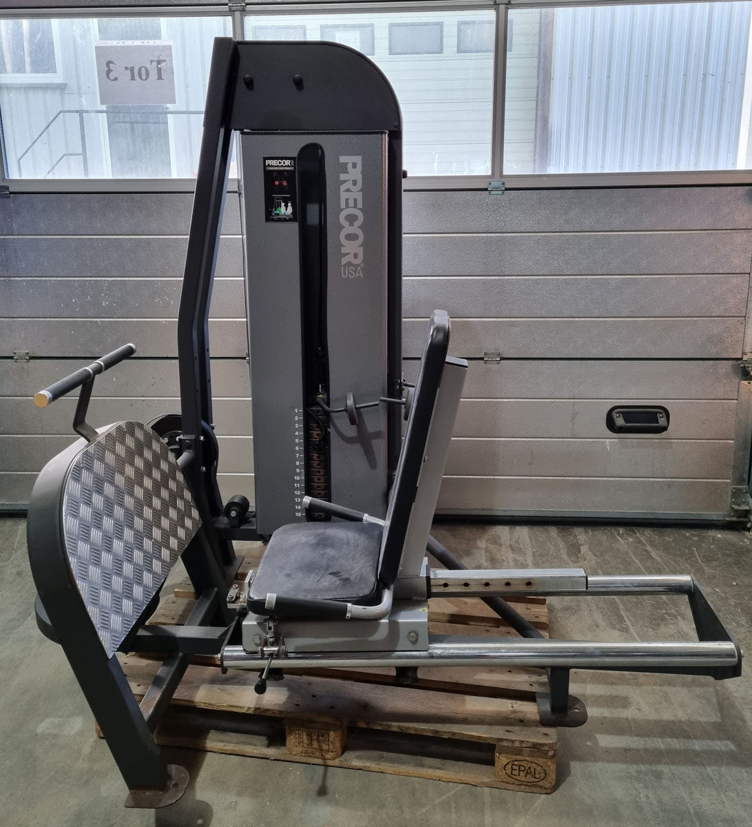 Precor Beinpresse Seated Legpress, Kompaktes Design, Rahmenfarbe Schwarz, Polsterfarbe Schwarz, gebrauchter - überholter Zustand