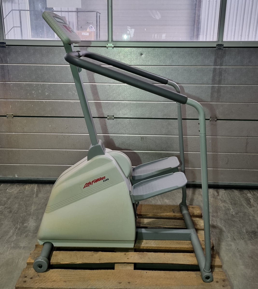 Life Fitness Step 5500 HR Stepper, used