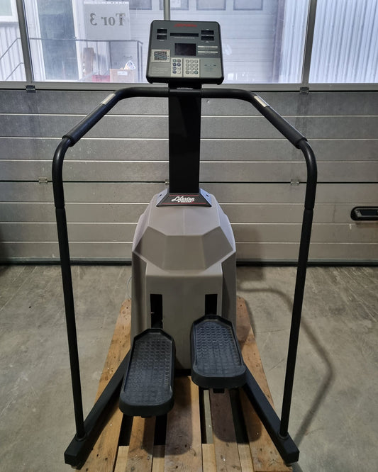 Life Fitness Step 9500 HR Stepper, used