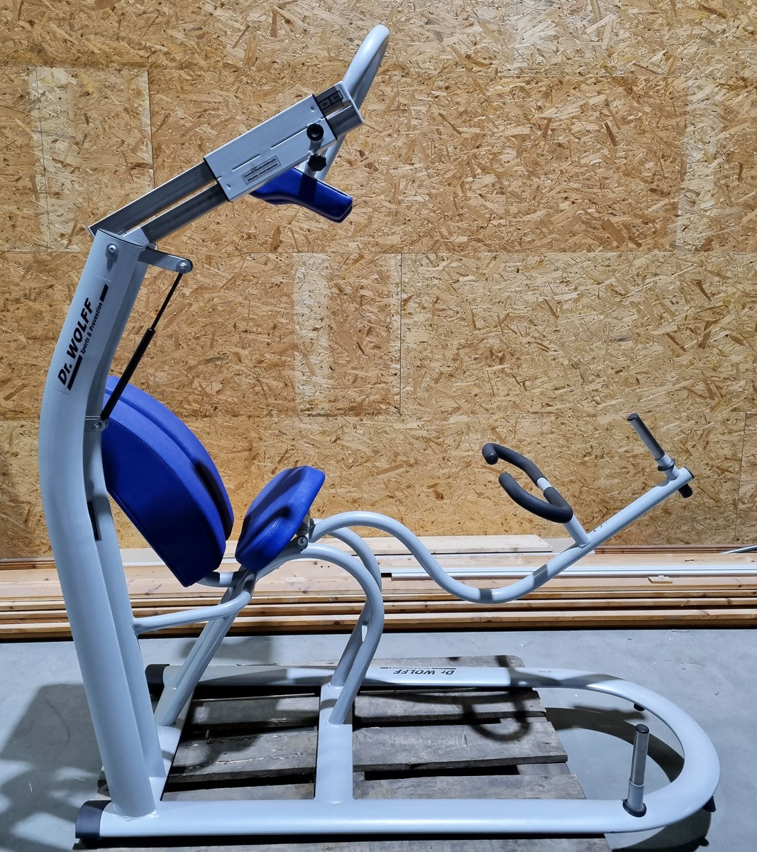 Dr. Wolff Ab Curl 536, back-friendly abdominal machine crunch, frame color silver - used - refurbished condition