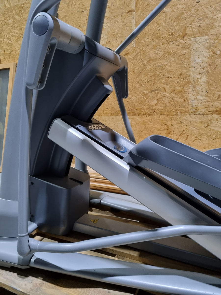 Precor Crosstrainer, EFX 576i with CrossRamp - adjustable incline, elliptical trainer - used - refurbished condition - new display