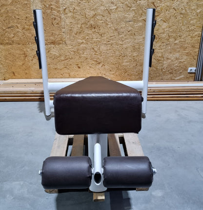 Gym80 Negativ Drückerbank, Decline Benchpress 4847, Sygnum Serie, Rahmen Weiß, Polster Schwarz, gebraucht - überholter Zustand