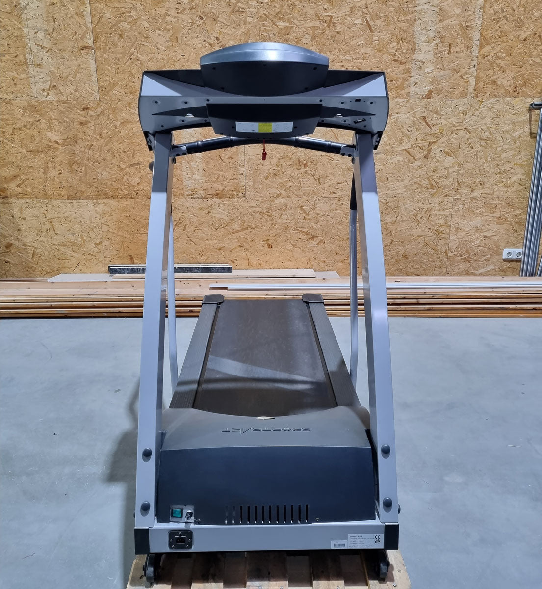 SportsArt treadmill 6300 HR with emergency stop button and handrail, used - refurbished condition