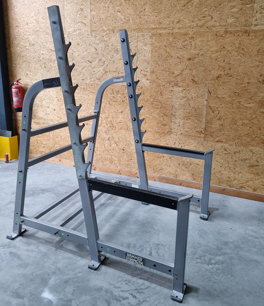 Hammer Strength Kniebeugenständer, Olympic Squat Rack O-SR, Rahmenfarbe Silber, gebraucht - überholter Zustand