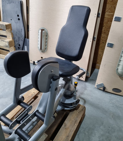 Life Fitness Abduktorenmaschine, Hip Abduction, Insignia Series, Rahmenfarbe Anthrazit, Polster Schwarz, gebraucht - überholter Zustand