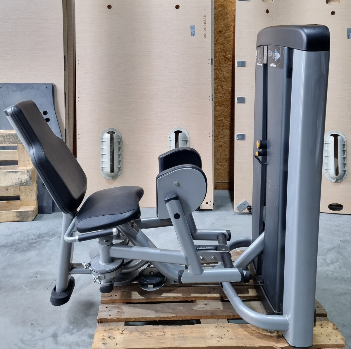 Life Fitness Abduktorenmaschine, Hip Abduction, Insignia Series, Rahmenfarbe Anthrazit, Polster Schwarz, gebraucht - überholter Zustand