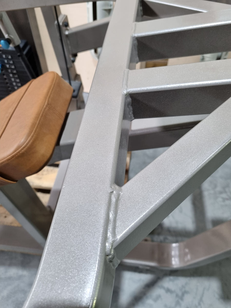 Precor Schrägbankdrückenmaschine, Incline Chestpress 402 Icarian Line, Brustpresse schräg, Rahmenfarbe Silber, gebraucht - überholter Zustand