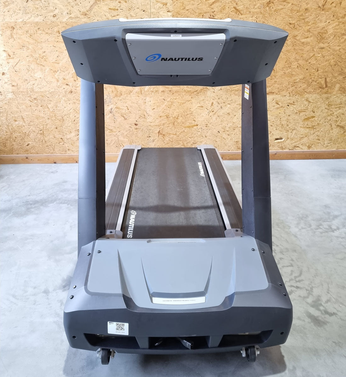 Nautilus T916 treadmill, LED console, used - refurbished condition