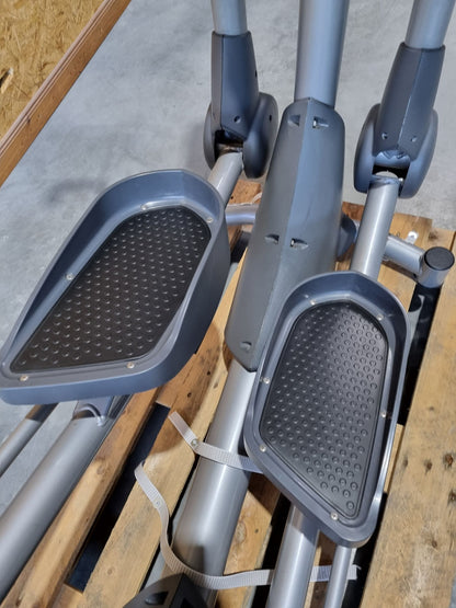 Nautilus E10 Crosstrainer Ellipsentrainer, LED Display, gebraucht - überholter Zustand