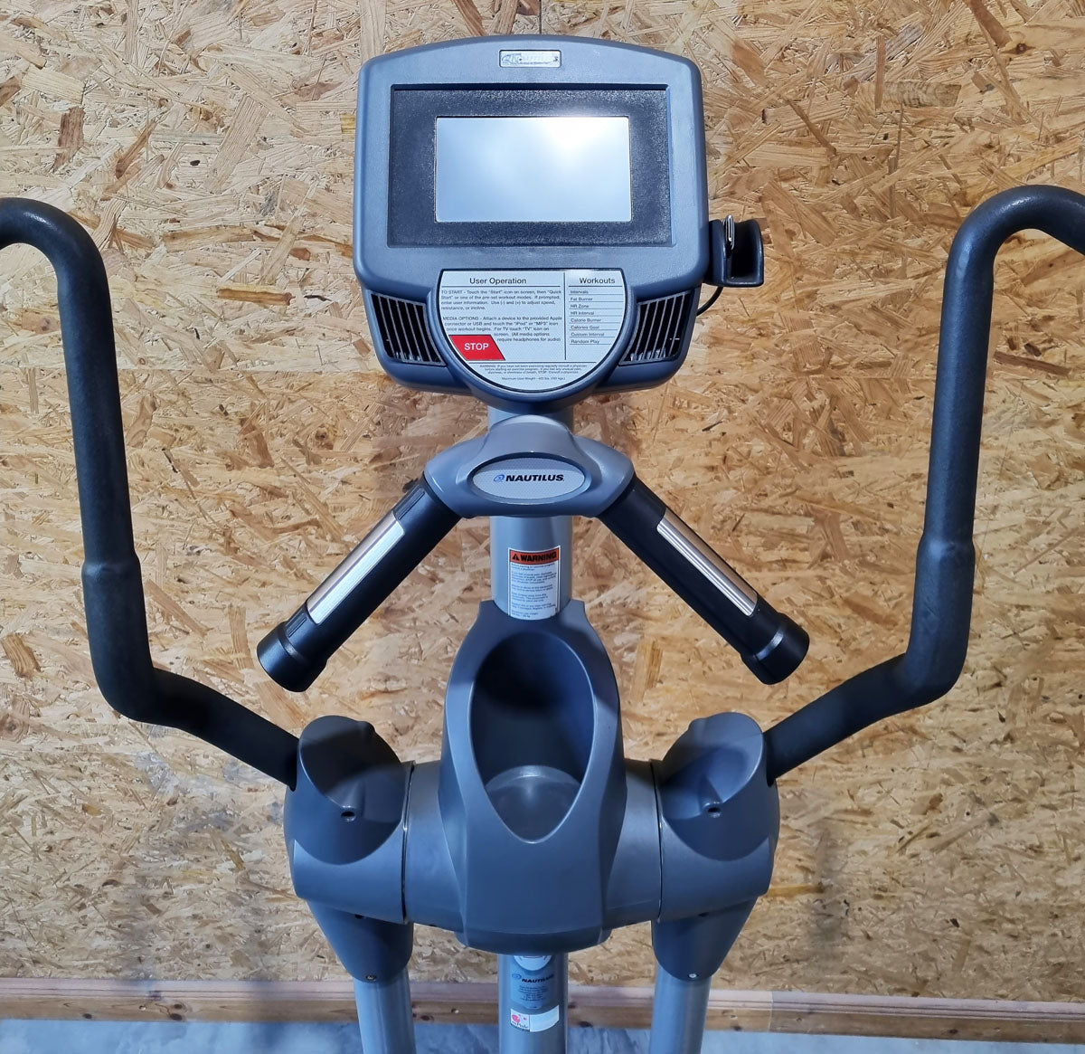 Nautilus E10 Crosstrainer Ellipsentrainer, Touch Display, gebraucht - überholter Zustand