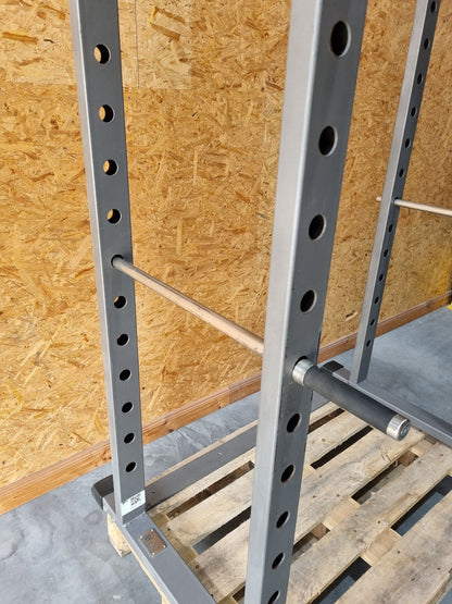 Gymleco Power Rack 149 mit J-Hooks und Notablagen, Rahmenfarbe Silber, gebraucht - geprüfter Zustand