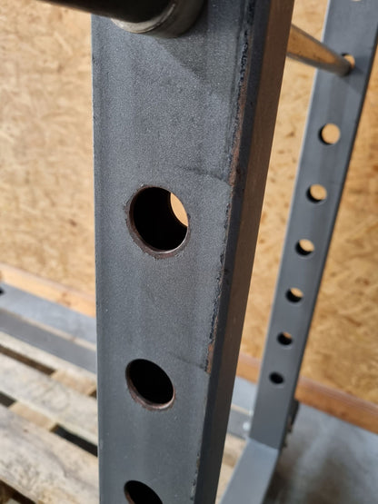 Gymleco Power Rack 149 mit J-Hooks und Notablagen, Rahmenfarbe Silber, gebraucht - geprüfter Zustand