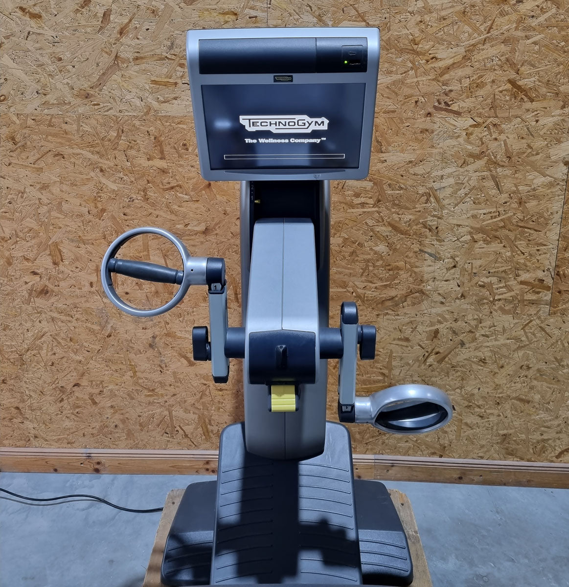Technogym Top Excite, upper body trainer, upper body ergometer, wheelchair accessible, hand ergometer, cardio training for arms and shoulders, used - refurbished condition