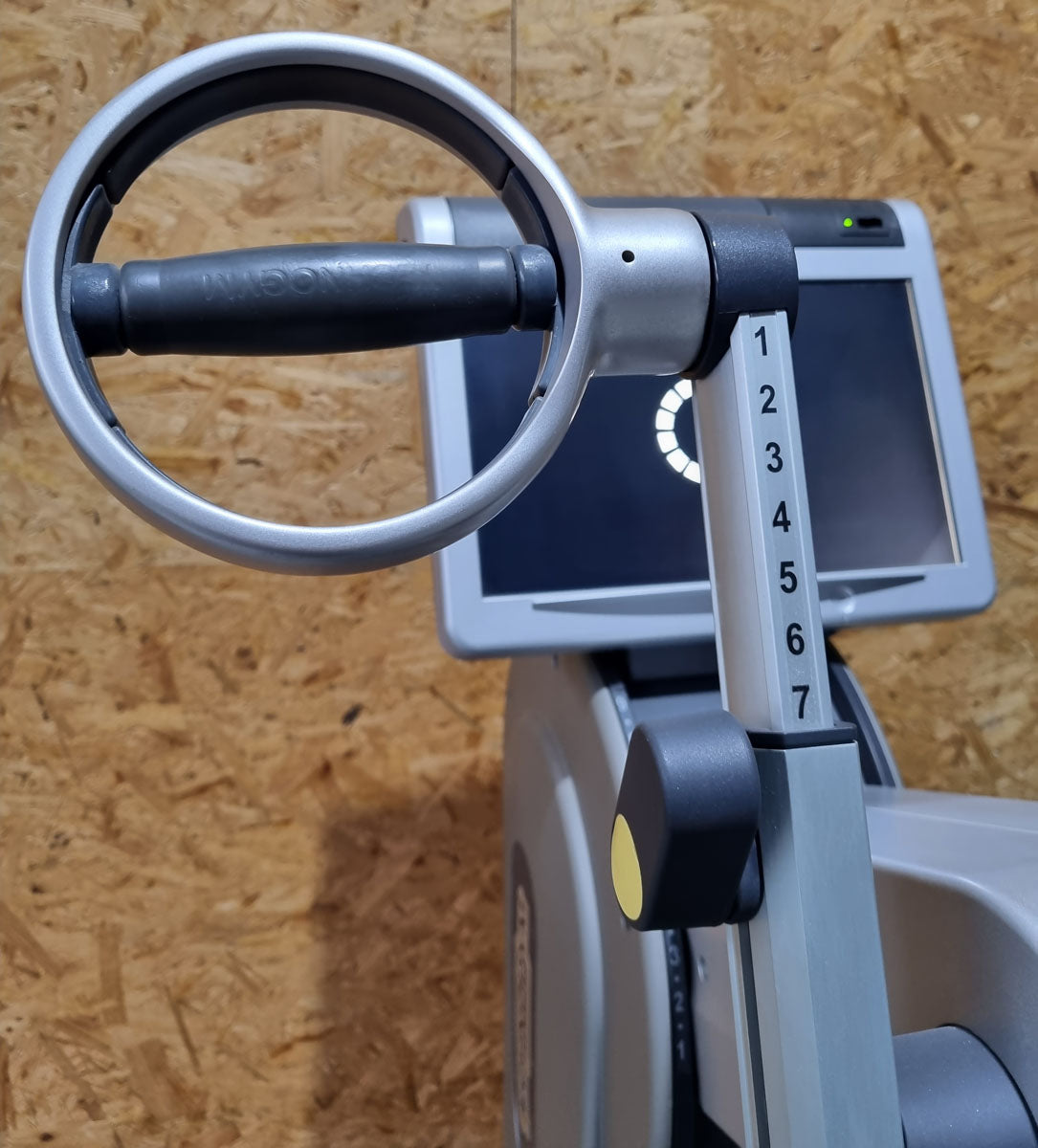 Technogym Top Excite, upper body trainer, upper body ergometer, wheelchair accessible, hand ergometer, cardio training for arms and shoulders, used - refurbished condition