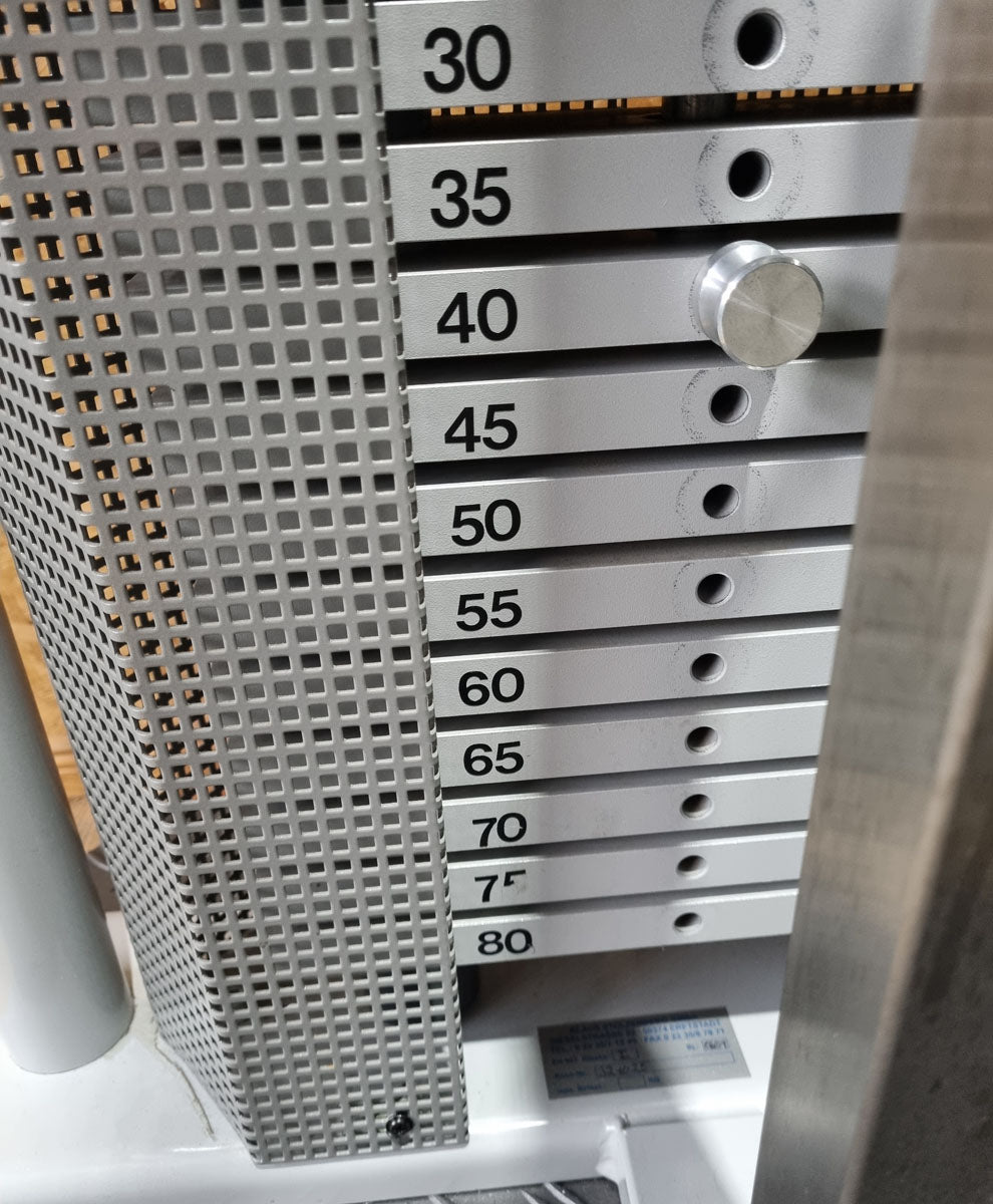 Dynamed Zugapparat Vertikal mit Sitz, Latzug von Oben, Pulldown, Stolzenberg, Rahmenfarbe Silber, gebraucht - überholter Zustand