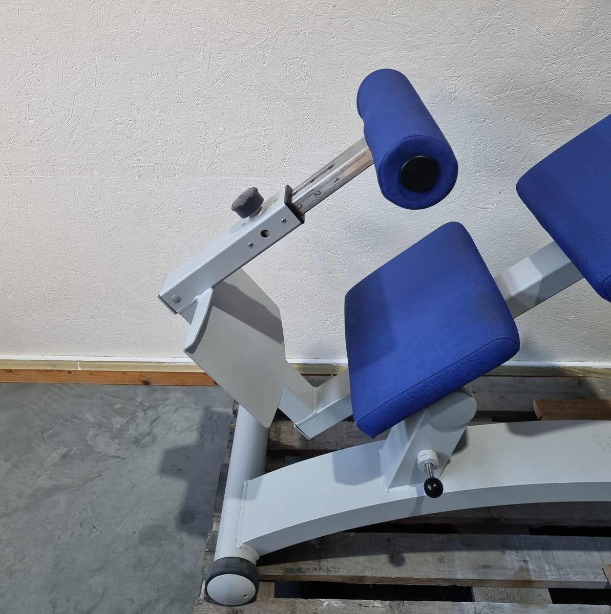 Frei Genius Basic Lateral-Lumbar Trainer, Hyperextension 15 to 45° adjustable, back extension bench, frame color silver, used - refurbished condition