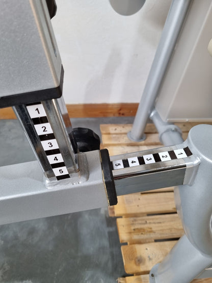 Proxomed Compass 530 Rückenflexion, Bauchmaschine, Rückenbeuger, Abdominal Crunch, MPG, Reha, Rahmenfarbe Silber, gebraucht - überholter Zustand