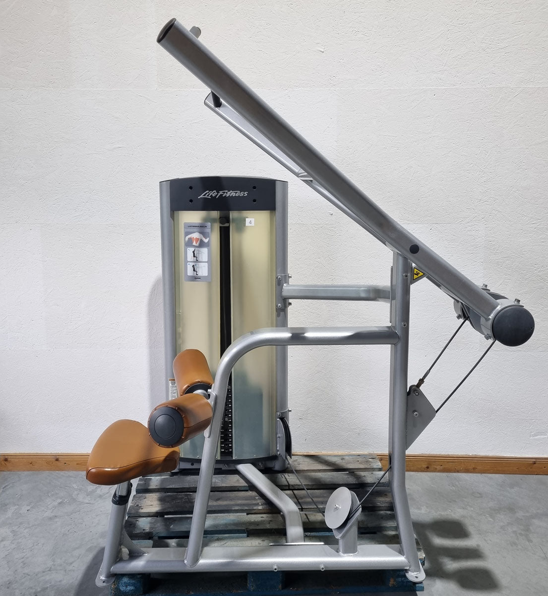 Life Fitness Optima Series Latissimuszug, Latzug, Lat Pulldown OSPD, Rahmenfarbe Silber, Polsterfarbe Braun, gebrauchter - überholter Zustand