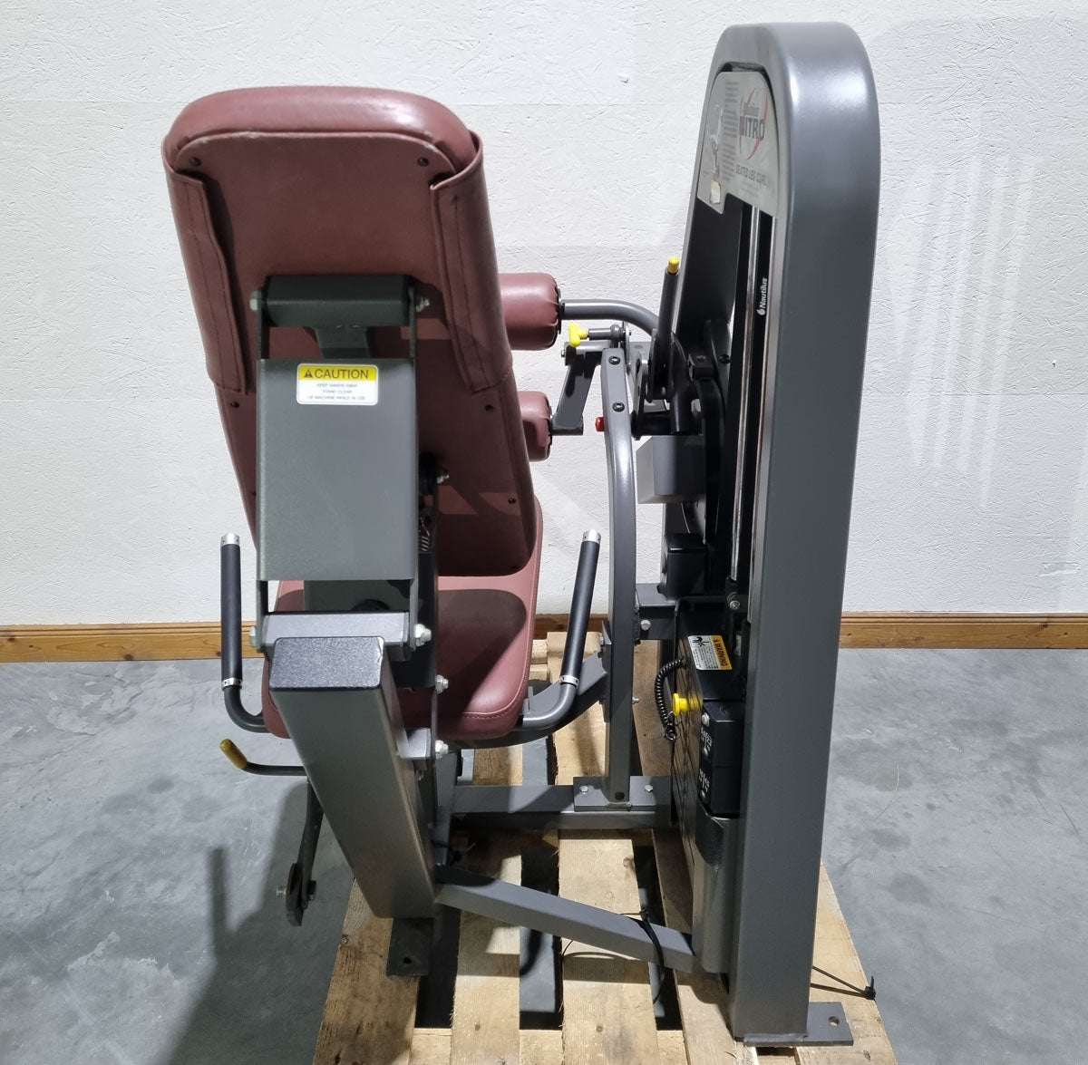 Nautilus Nitro Beinstrecker und Beinbeuger sitzend, 2 Geräte im Set, Leg Curl and Leg Extension seated, Rahmenfarbe Anthrazit, gebraucht - überholter Zustand