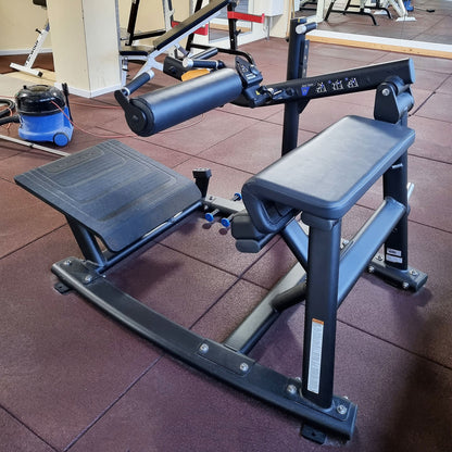 Matrix Magnum Glute Trainer MG-PL78, Hip Thrust Maschine, Gluteusmaschine, Pomaschine für Gesäßtraining, Rahmenfarbe Schwarz, gebraucht - überholter Zustand