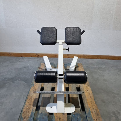 Competition Line, Rückenstreckerbank 45° grad, Hyperextension, höhenverstellbar, Rahmenfarbe Weiß, Polsterfarbe Shhwarz, gebraucht - überholter Zustand