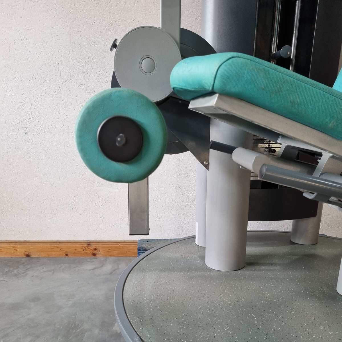 Frei Genius Beinstrecker verstellbar, Kniestrecker, Leg Extension, Rahmenfarbe Silber, gebraucht - überholter Zustand