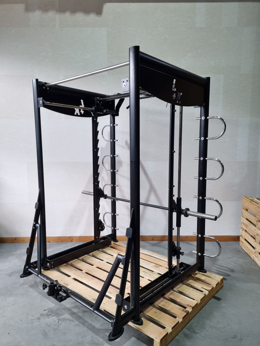 L+K Multi-Rack 272E, 3D Multipresse Rack, Smith Machine, Dips und Klimmzug Möglichkeiten, Rahmenfarbe Schwarz, gebraucht - überholter Zustand