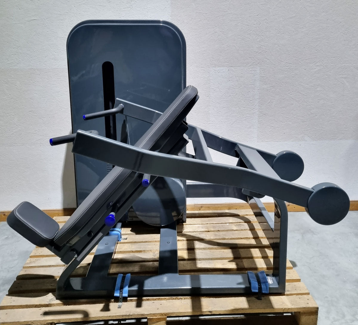 Milon Milcanic Schulterpresse, Shoulder Press, 120kg Gewichtsblock, Overheadpress, Rahmen Anthrazit, gebraucht - Ausstellungsstück - Top Zustand