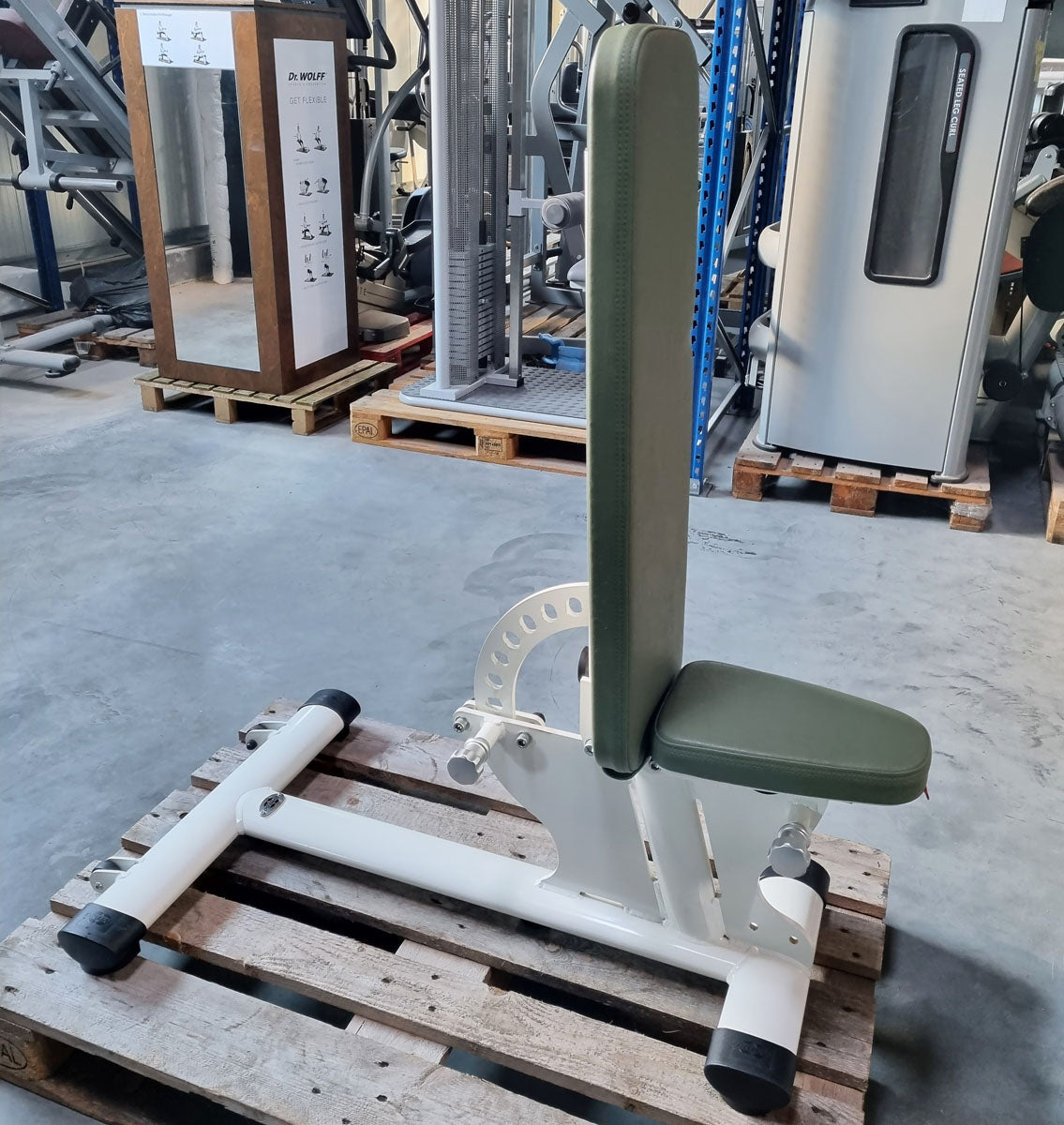 Gym80 4010 Universalbank Basic, Sygnum Serie, Rahmen Weiß, Polster Grün-Avokado, gebraucht - überholter Zustand