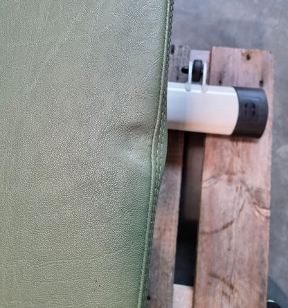 Gym80 4010 Universalbank Basic, Sygnum Serie, Rahmen Weiß, Polster Grün-Avokado, gebraucht - überholter Zustand