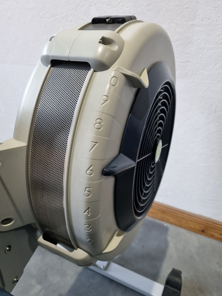 Concept2 Rudergerät Modell D mit PM5 Monitor - Farbe Hellgrau - gebraucht - geprüfter Zustand