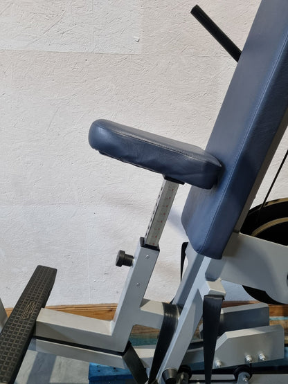 Technogym seated dip, triceps machine, support press, arm extension, frame color silver, Silverline, used - refurbished condition
