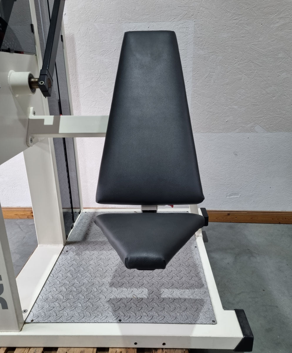 Quick pullover machine, arm lifting machine, pull-ups - Target Kompakt Line - Oldschool Bodybuilding, frame color white, used - refurbished condition