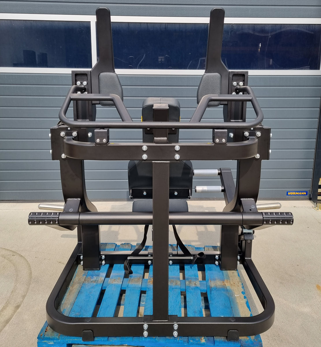 Technogym Pure Pullover, Pull-up machine Plate loaded, Pure Strength Series disc holder, frame color black, used - refurbished condition
