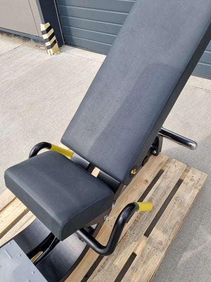Technogym Pure Leg Press Beinpresse Plate loaded, Pure Strength Serie, Baujahr 2022, Scheibenaufnahme, Rahmenfarbe Schwarz, gebraucht - TOP Zustand