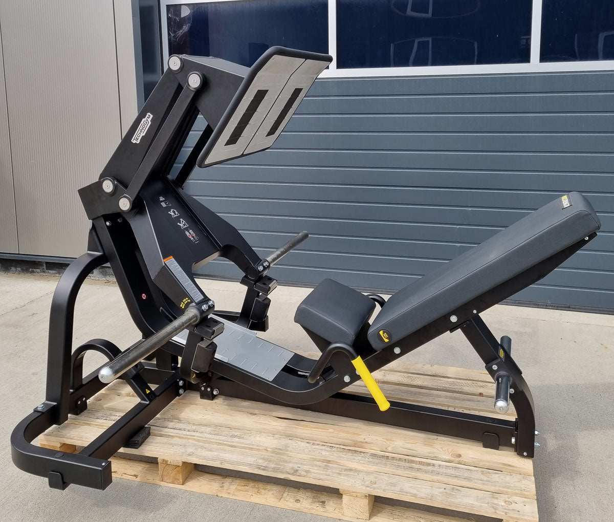 Technogym Pure Leg Press Beinpresse Plate loaded, Pure Strength Serie, Baujahr 2022, Scheibenaufnahme, Rahmenfarbe Schwarz, gebraucht - TOP Zustand