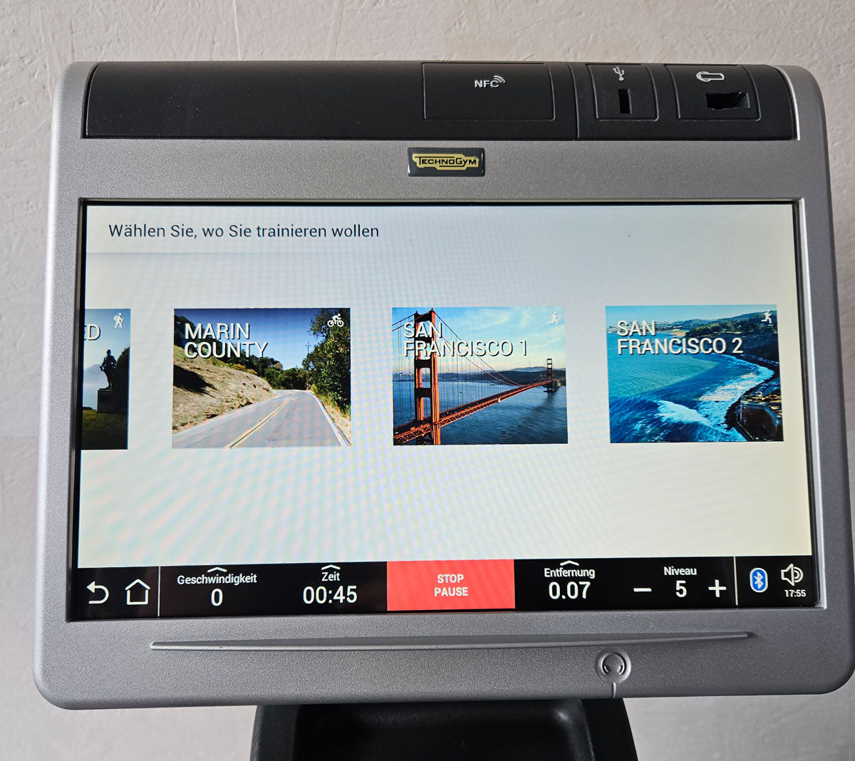 Technogym Crossover ähnlich Wave Excite Line Stepper Inliner Ski  Ellipsentrainer, Unity Touch Display, gebraucht - überholter Zustand