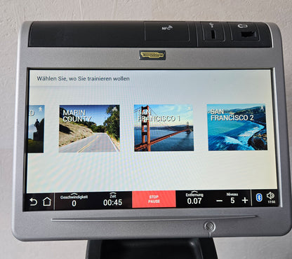 Technogym Crossover ähnlich Wave Excite Line Stepper Inliner Ski  Ellipsentrainer, Unity Touch Display, gebraucht - überholter Zustand