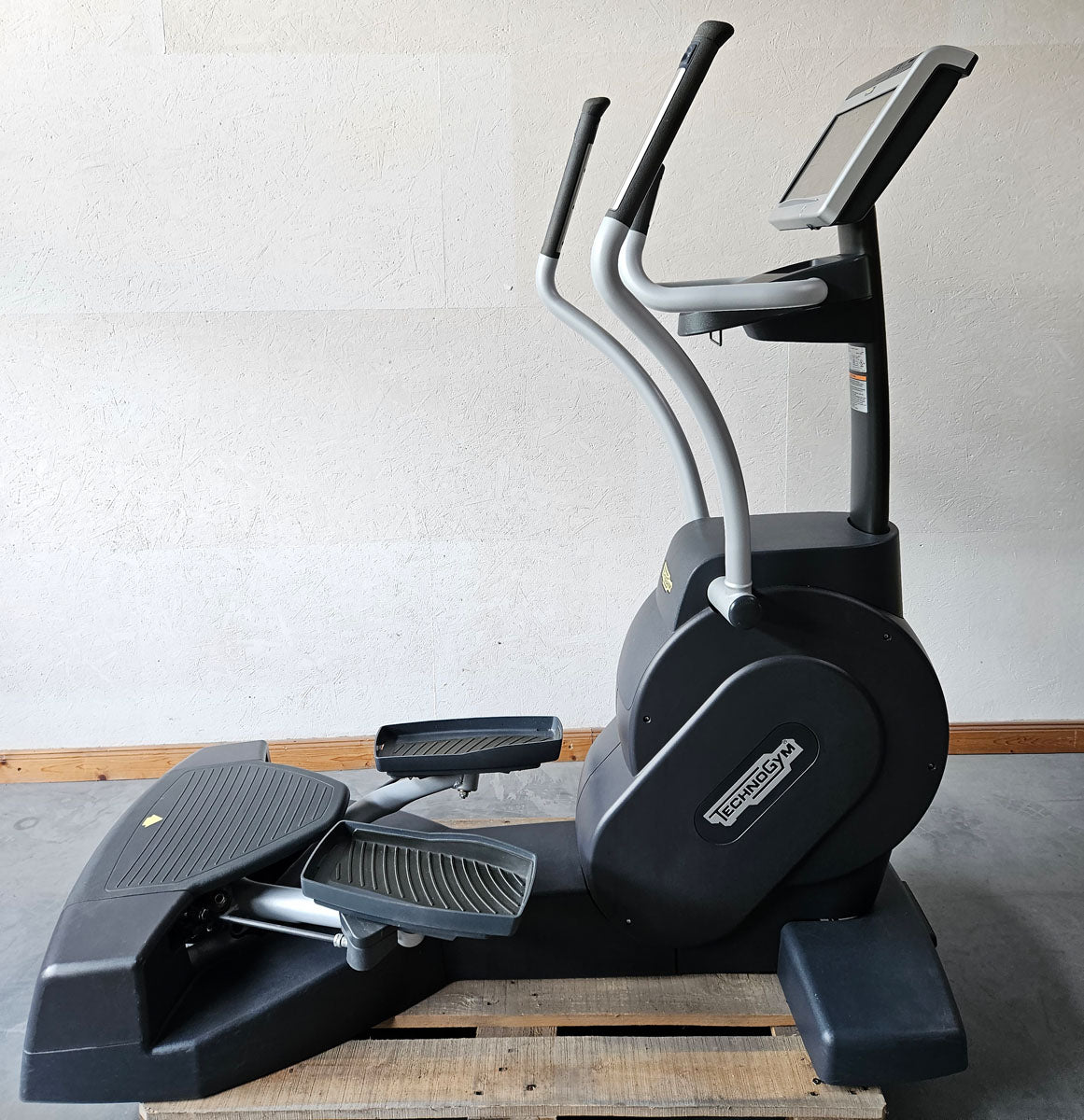 Technogym Crossover ähnlich Wave Excite Line Stepper Inliner Ski  Ellipsentrainer, Unity Touch Display, gebraucht - überholter Zustand