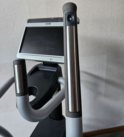 Technogym Crossover ähnlich Wave Excite Line Stepper Inliner Ski  Ellipsentrainer, Unity Touch Display, gebraucht - überholter Zustand