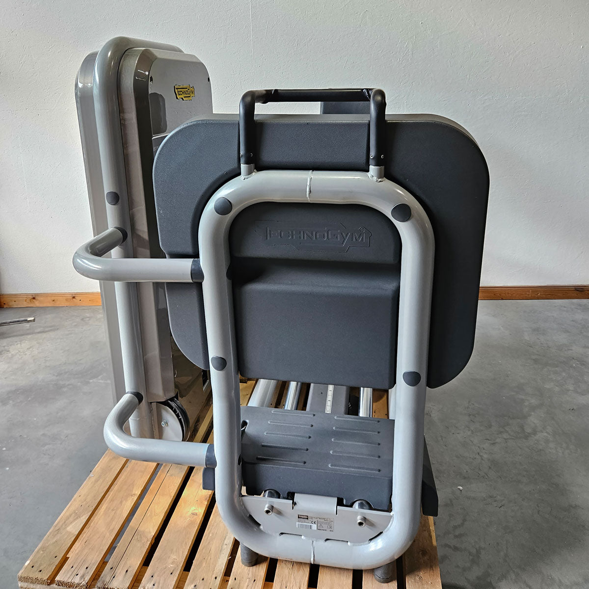 TechnoGym 12 Kraftgeräte im Set, Element Line Serie, Kraftgerätepark Fitnessstudio, gebraucht - überholter Zustand